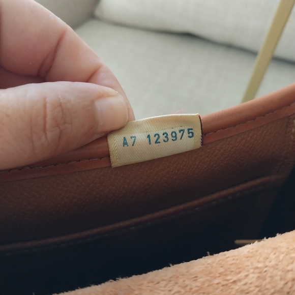 Dooney & Bourke Vintage All Weather Leather Essex Top Handle - Picture 9 of 11